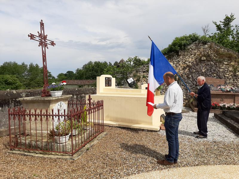 Minute de silence suivi de la marseillaise